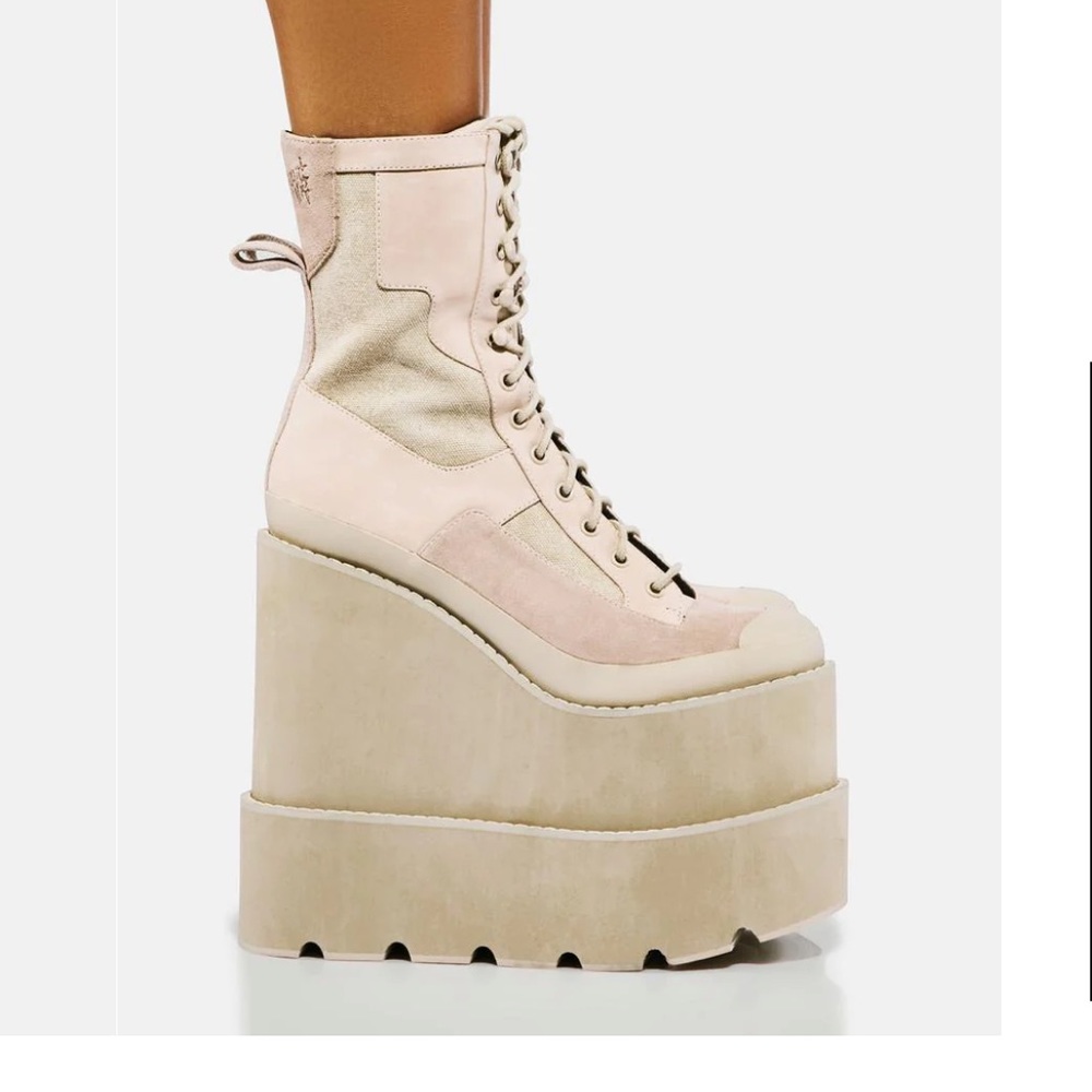 Darker wavs platform boots